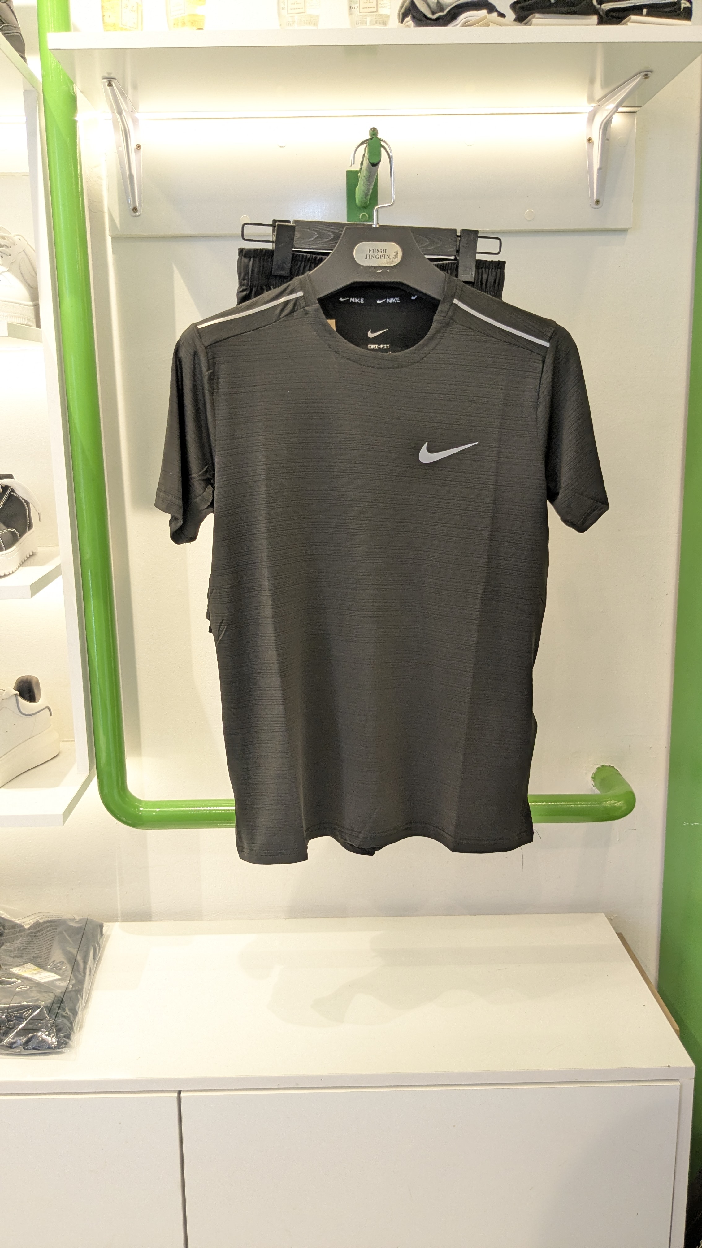 Nike ensemble noir