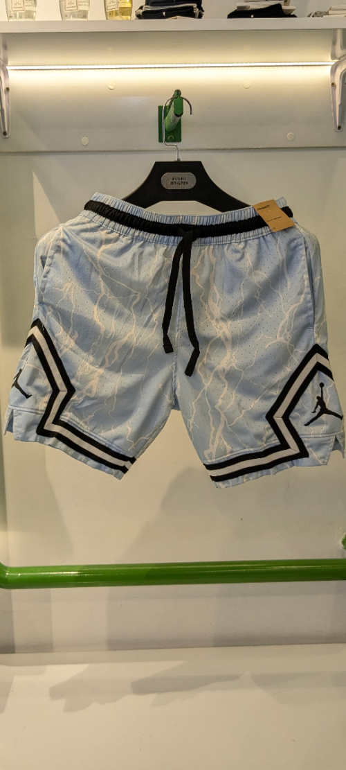 shorts bleu lighting
